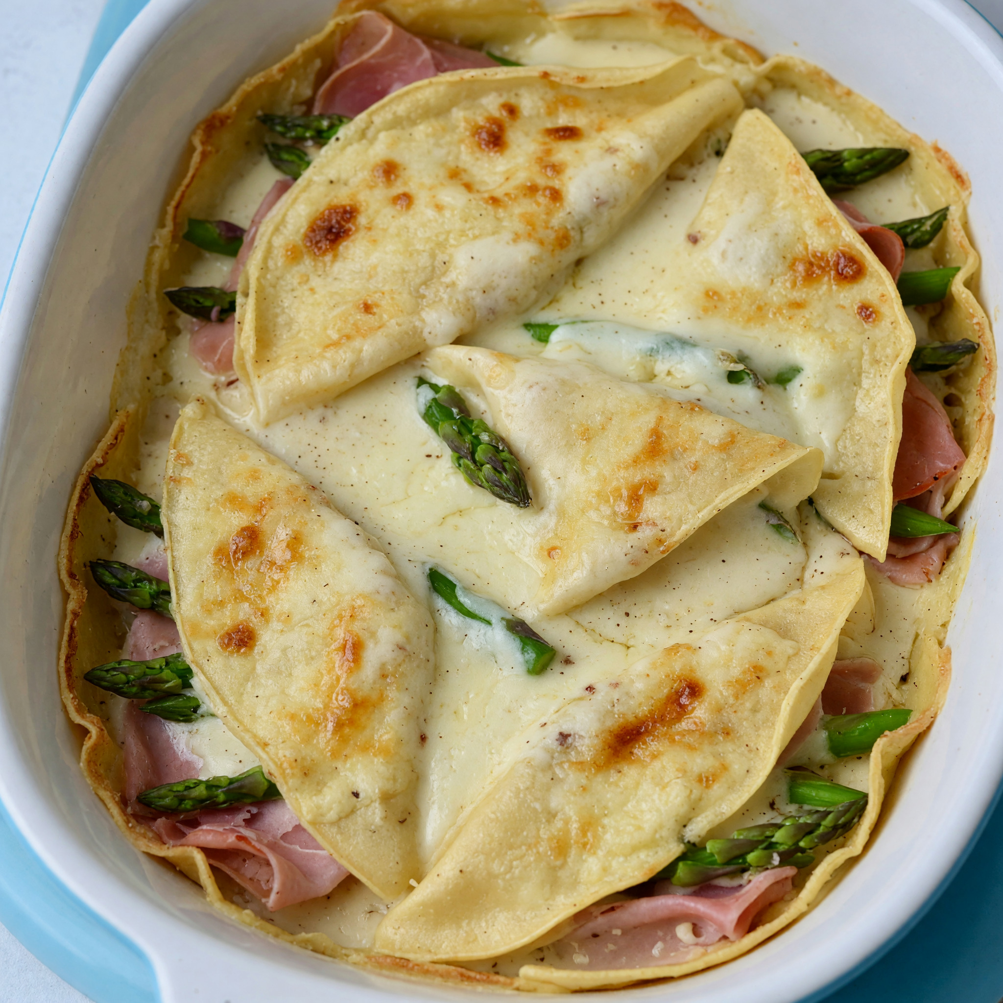 Crespelle con prosciutto cotto e asparagi di Santena